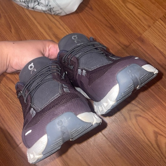 Oncloud Shoes - Picture 2 of 5